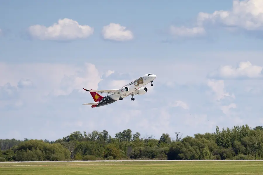 © Airbus Canada Limited Partnership 2025 — Airbus Media Centre, réf. 745677 A220 au décollage